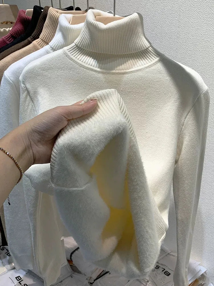 Rollkragenpullover mit Plüschfutter