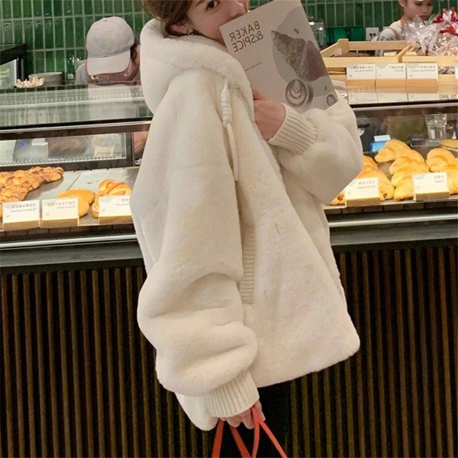 Weißer Mantel aus Lammwolle-Imitation für Damen