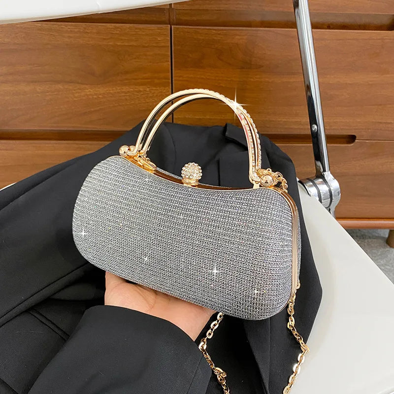 Glänzende kleine Handtasche