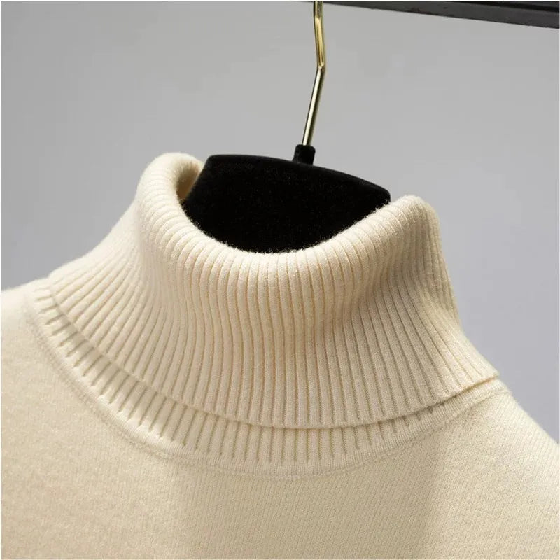 Rollkragenpullover mit Plüschfutter