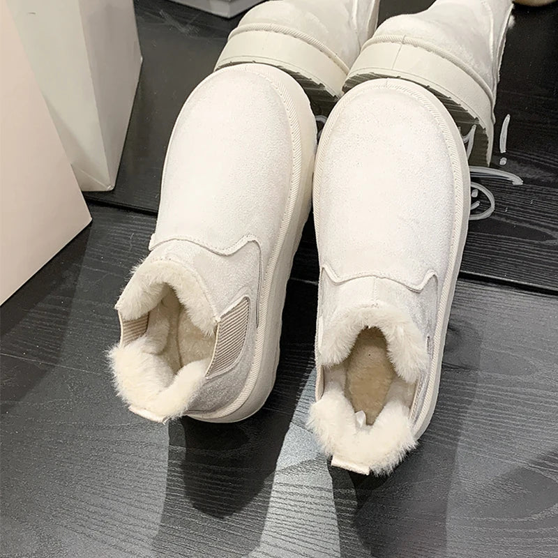 Pelziger Schneestiefel