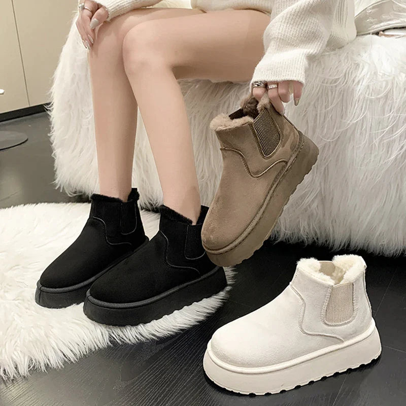 Pelziger Schneestiefel