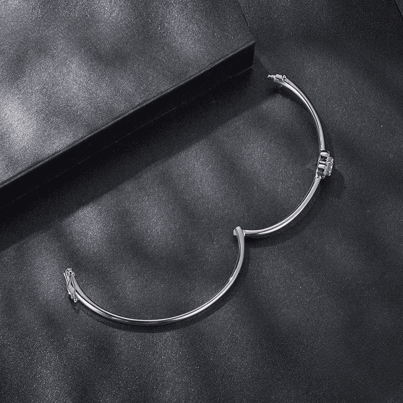 Radiant Moissanite Heart Bracelet - Affordable Luxury for Women