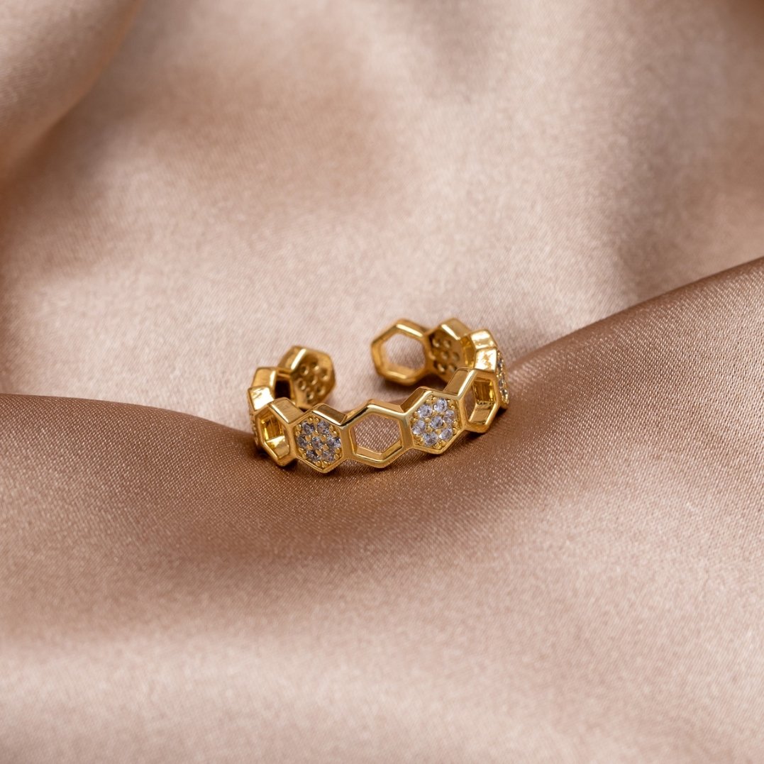 Bague nid d'abeille en or et cristal