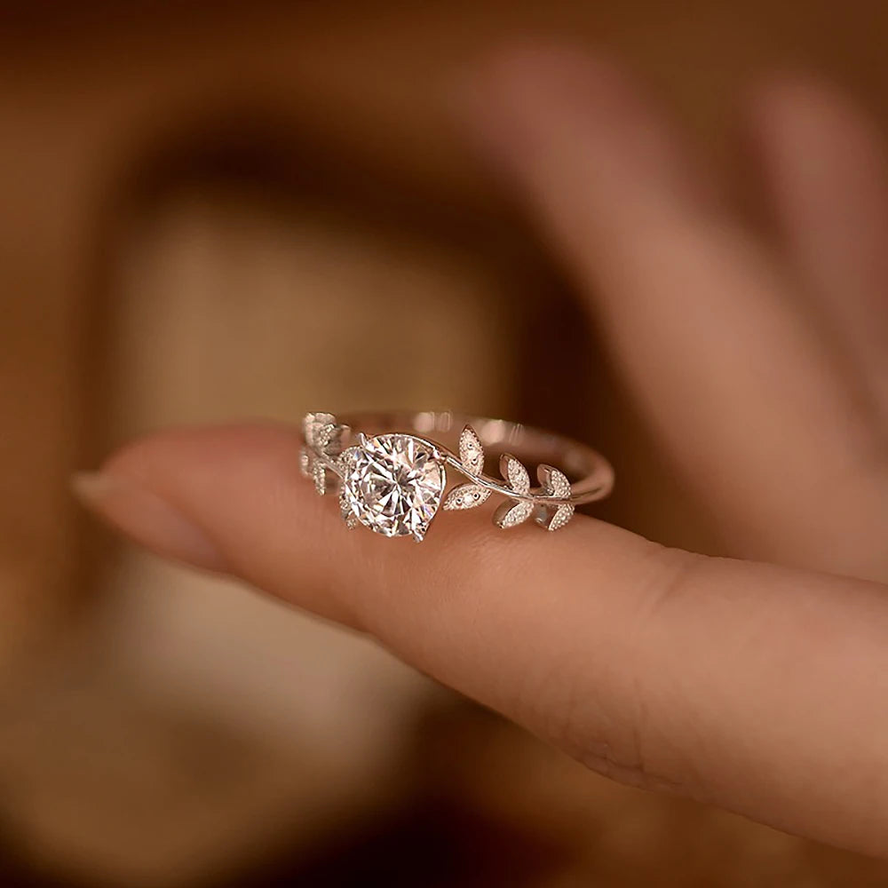 Exquisite 1CT Leaf Moissanite Engagement Ring in Sterling Silver