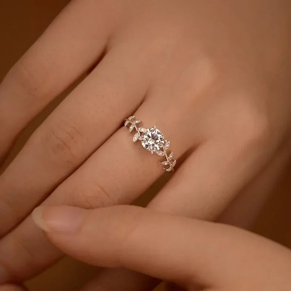 Exquisite 1CT Leaf Moissanite Engagement Ring in Sterling Silver