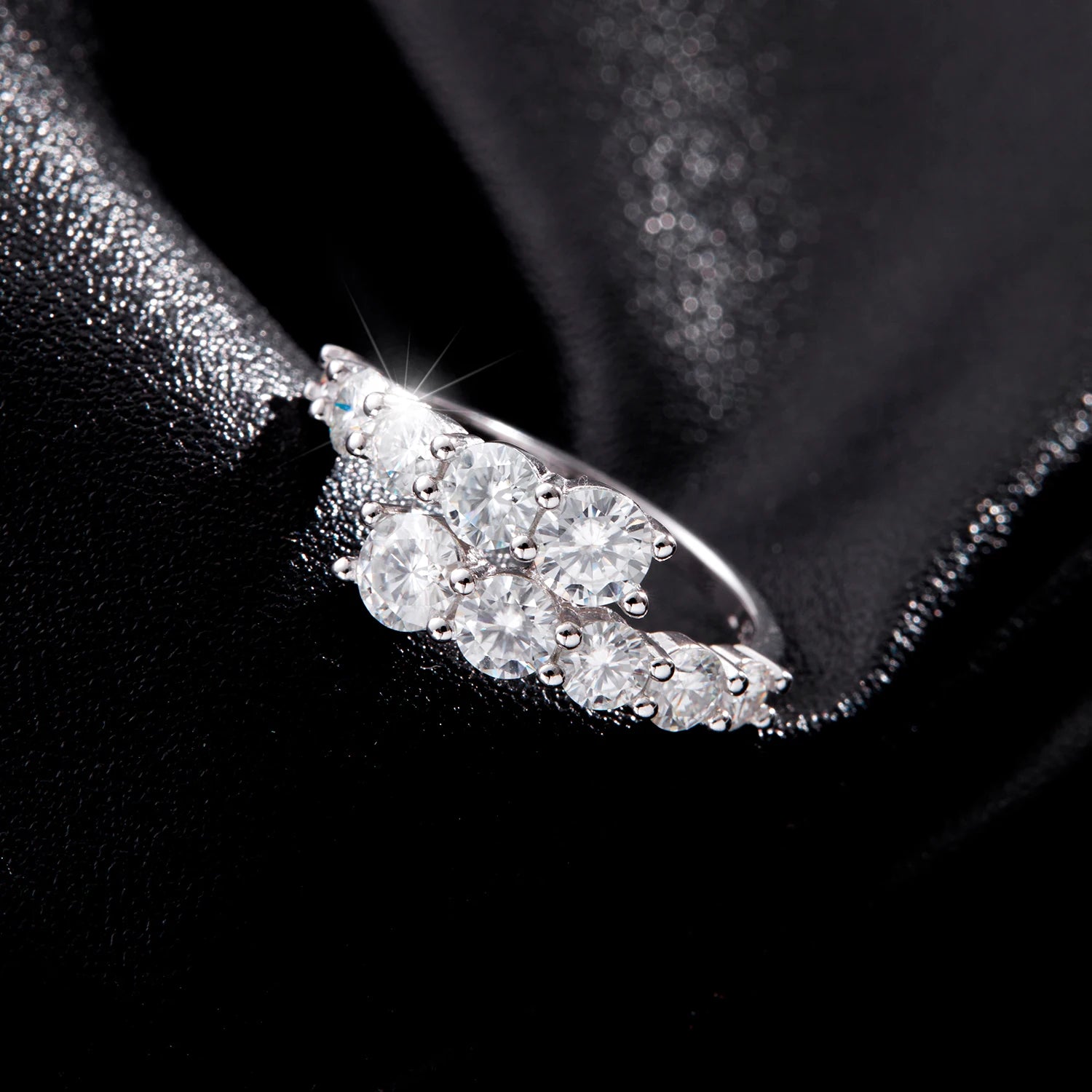 Ivictress Moissanite Luxury Ring - Affordable Elegance