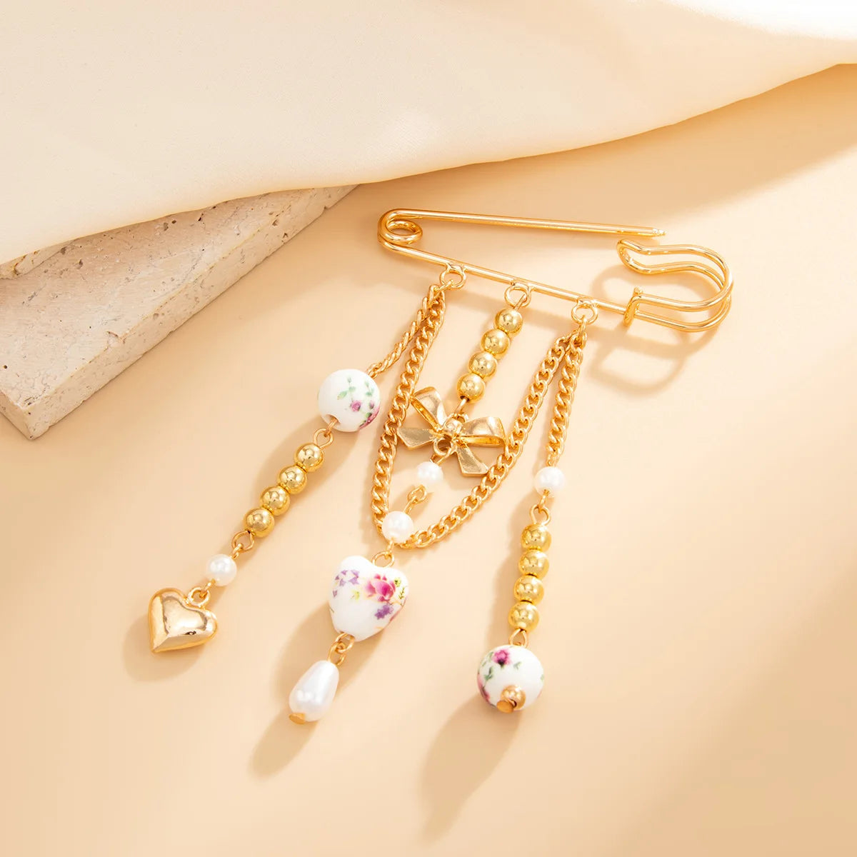 Faux Pearl Heart Brooch – alternate view 3