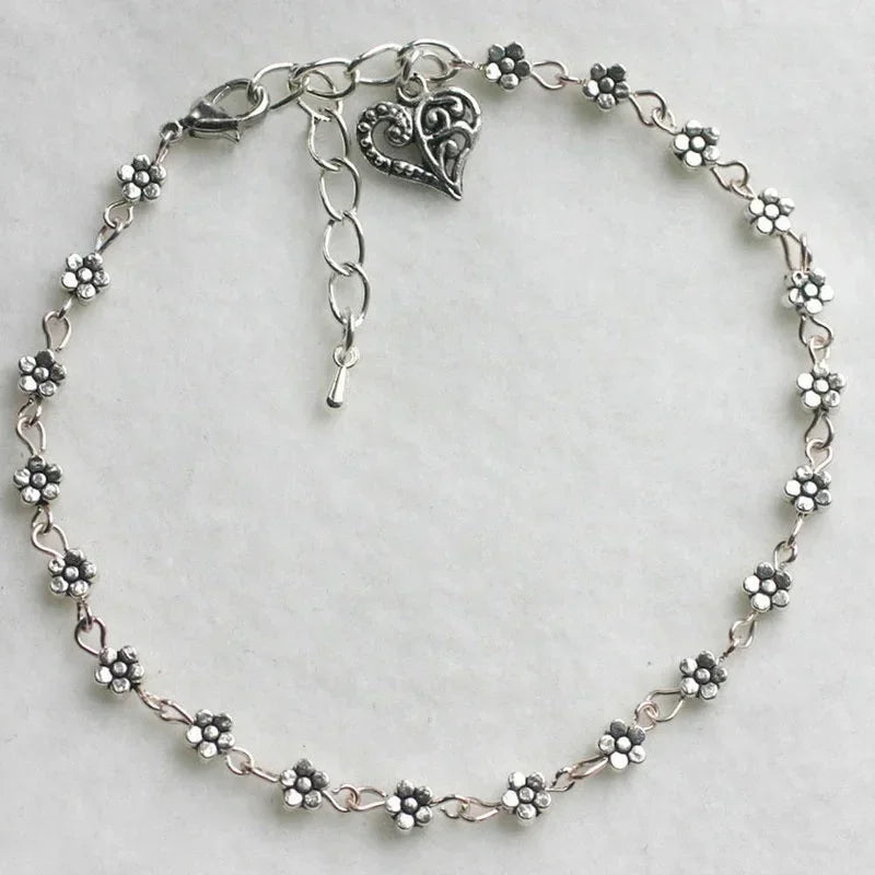 Bracelet de cheville floral avec pendentif en forme de cœur
