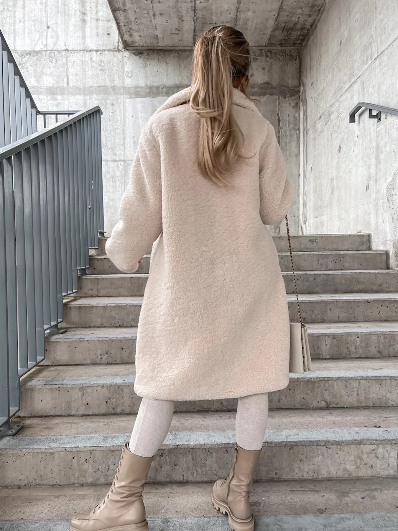 Manteau en laine synthétique et polyester pour femme