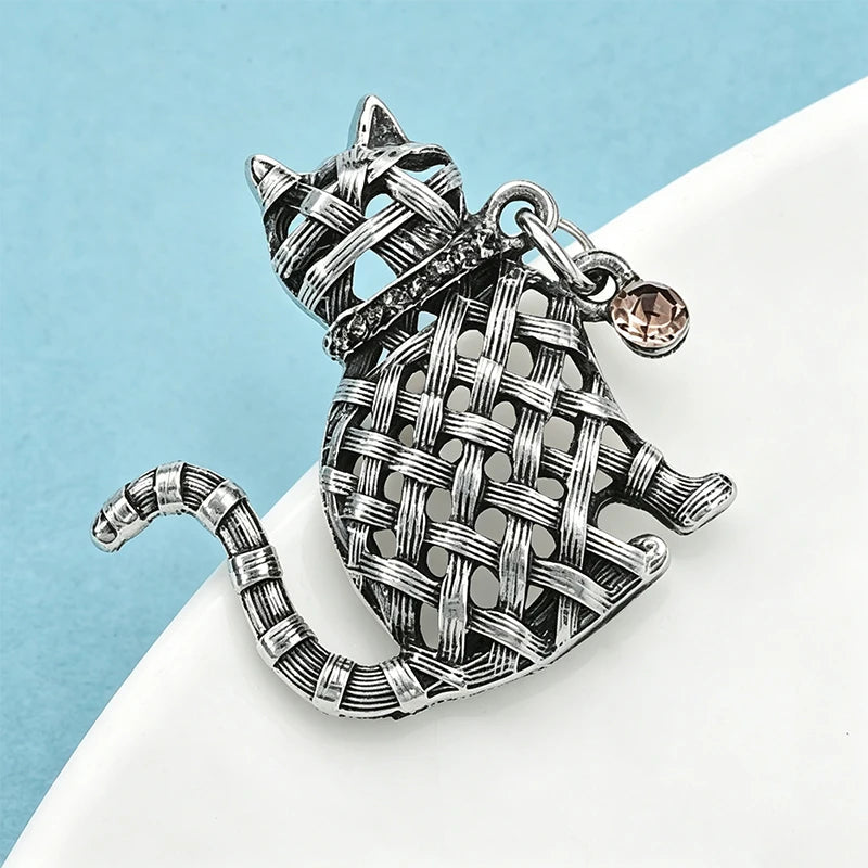 Vintage Cat Brooch – alternate view 4