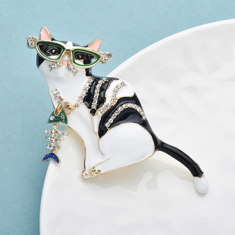 Cat Brooch – alternate view 3