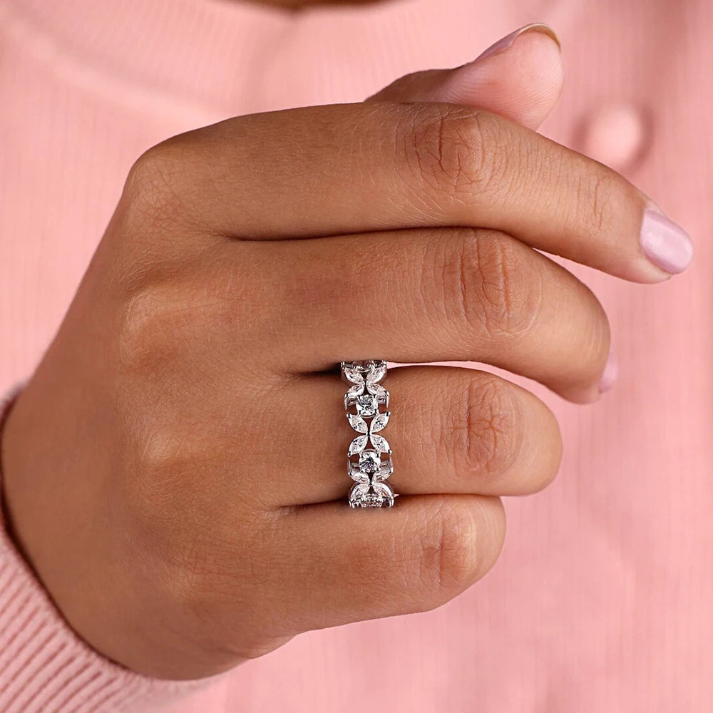 Stralende Moissanite Eternity Band in S925 Zilver