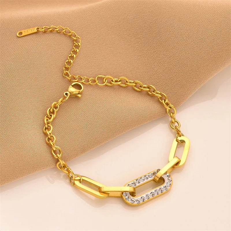 Bracelet élégant en acier inoxydable avec breloque en zircon pour femme