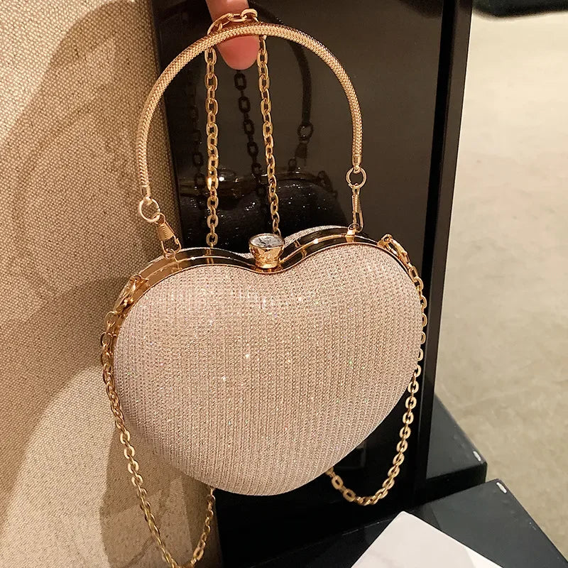 Sac à main brillant en métal en forme de cœur