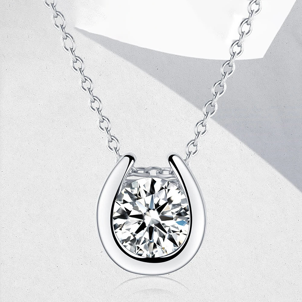 Luxury Moissanite Horseshoe Pendant Necklace