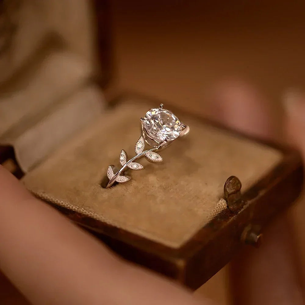 Exquisite 1CT Leaf Moissanite Engagement Ring in Sterling Silver