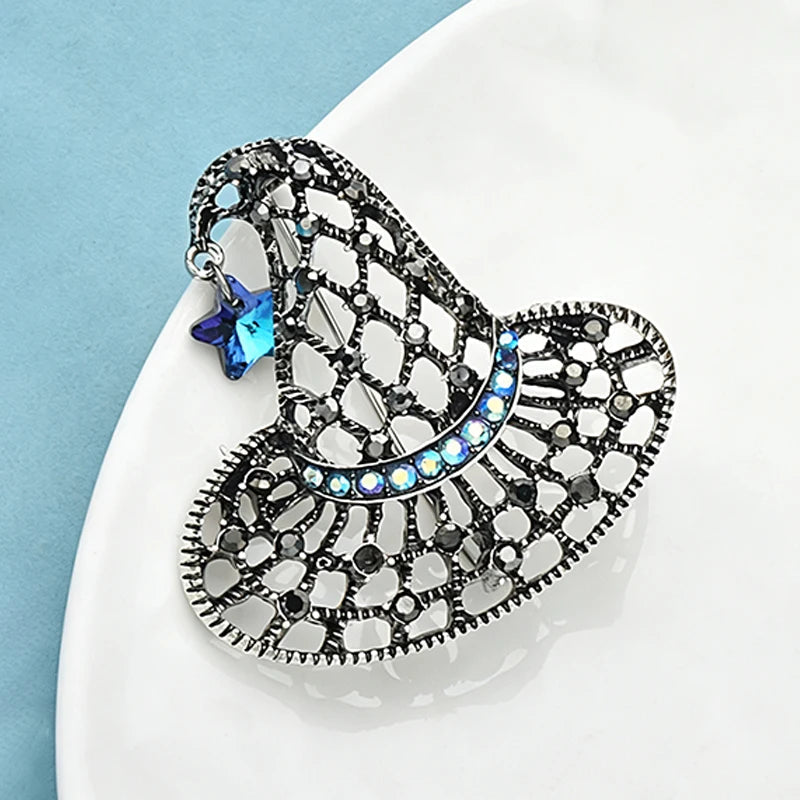 Vintage Crystal Star Brooch – alternate view 4