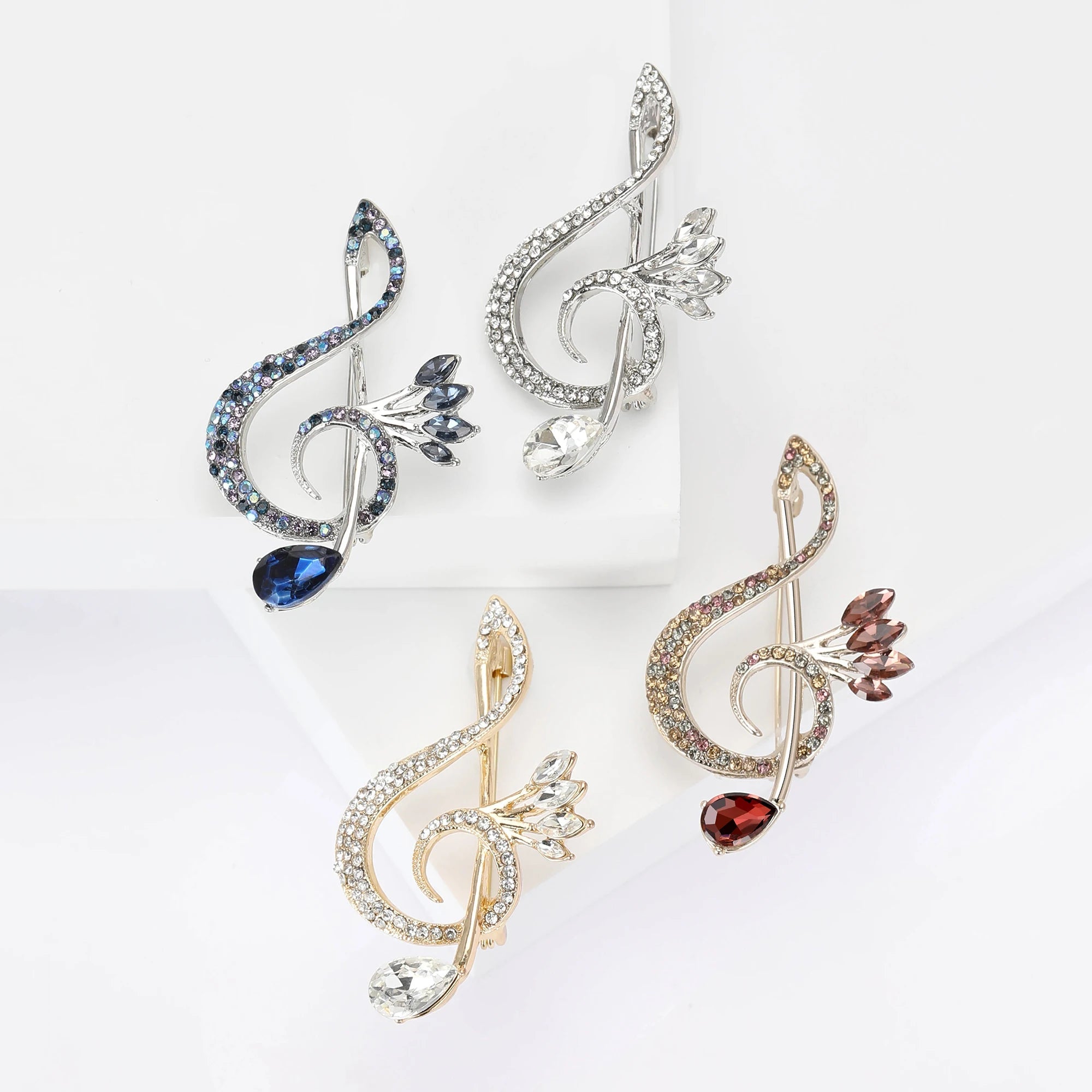 Treble Clef Brooch – product view