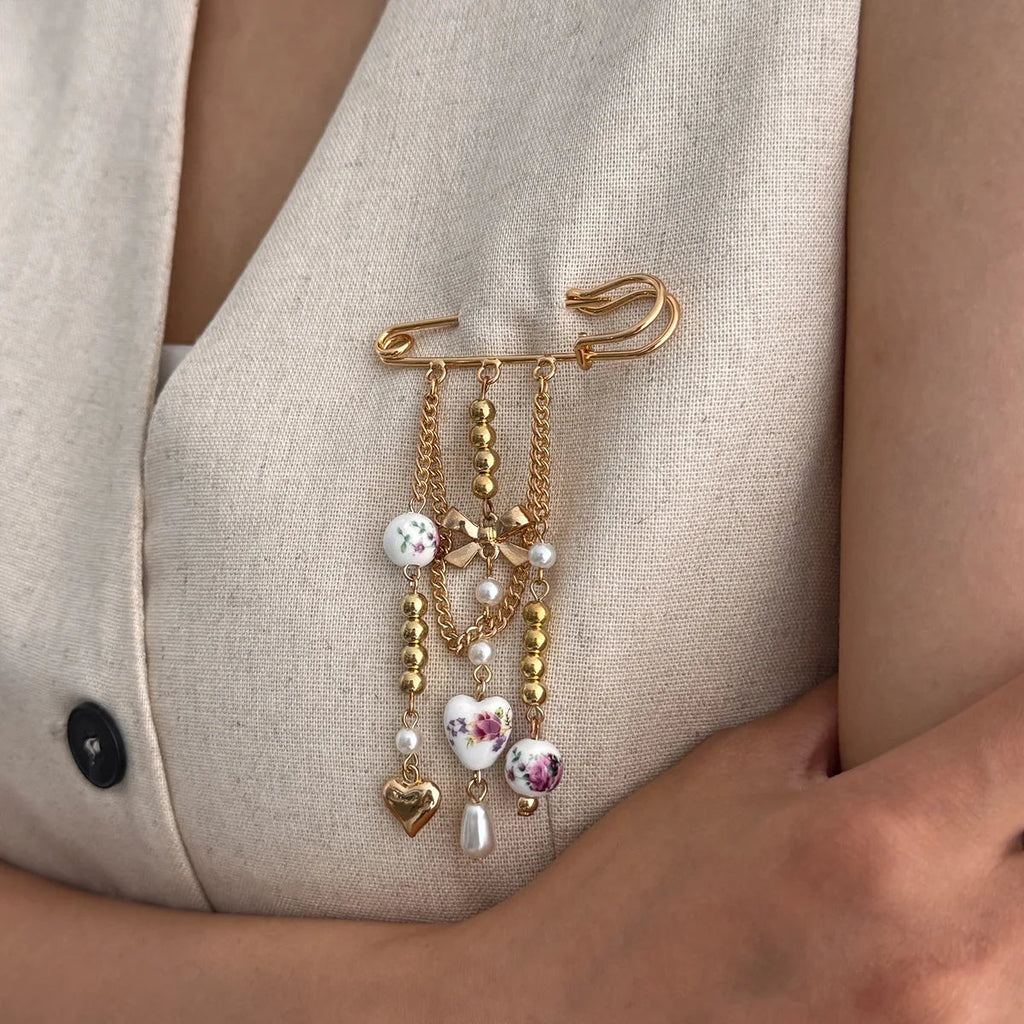 Faux Pearl Heart Brooch – product view