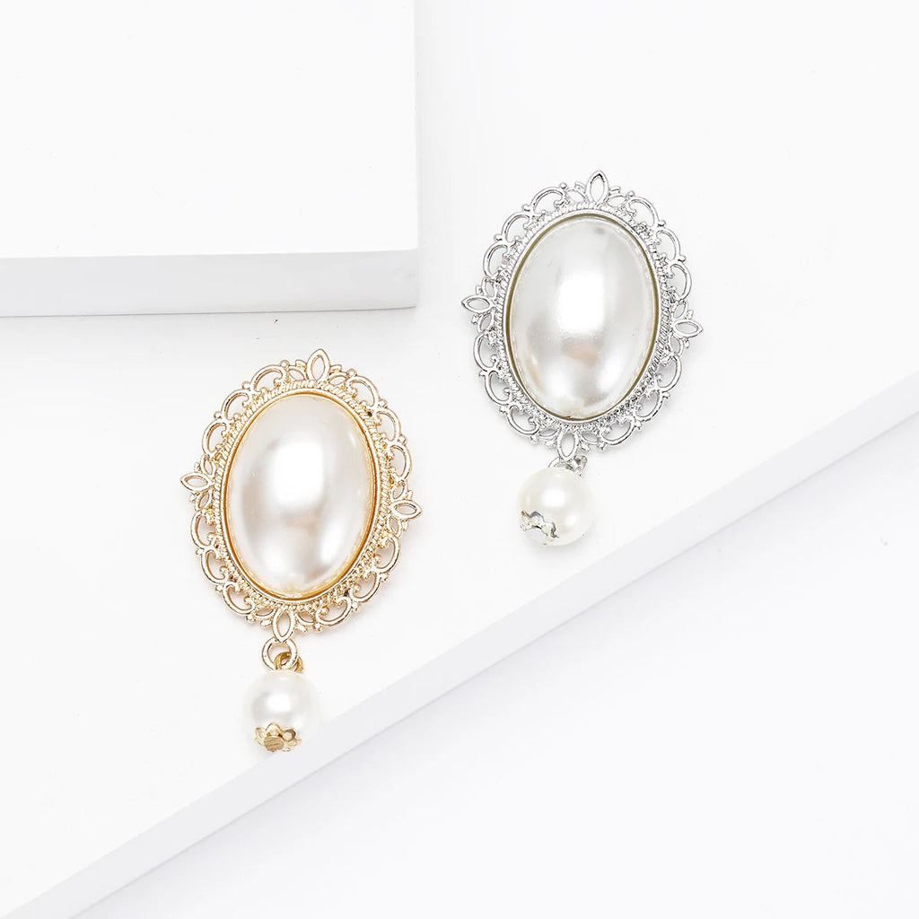 Vintage Faux Pearl Statement Brooch – product view