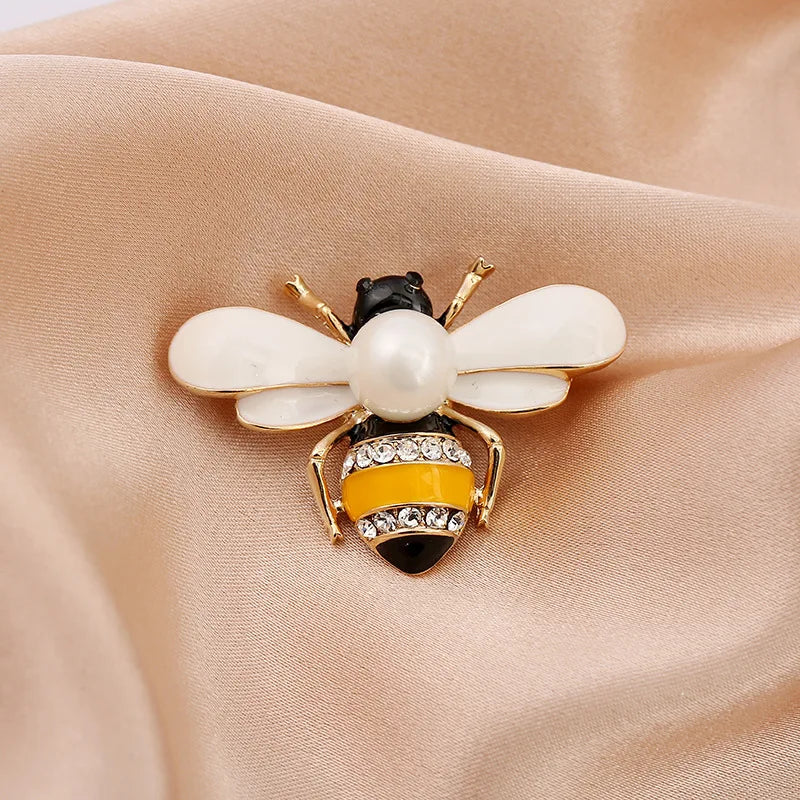 Luxury Vintage Crystal Bee Brooch – view 8