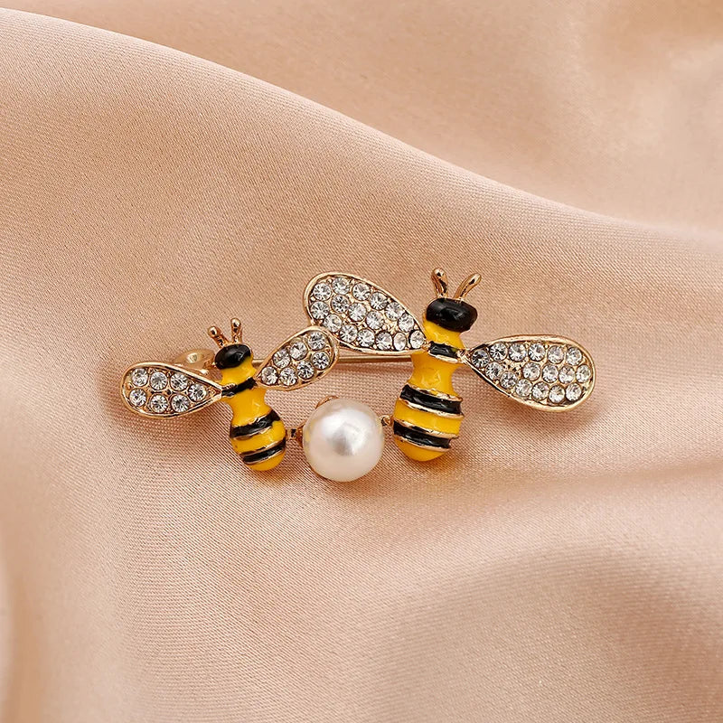 Luxury Vintage Crystal Bee Brooch – view 10