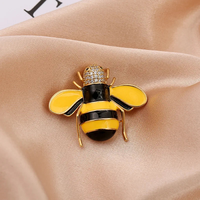 Luxury Vintage Crystal Bee Brooch – view 28